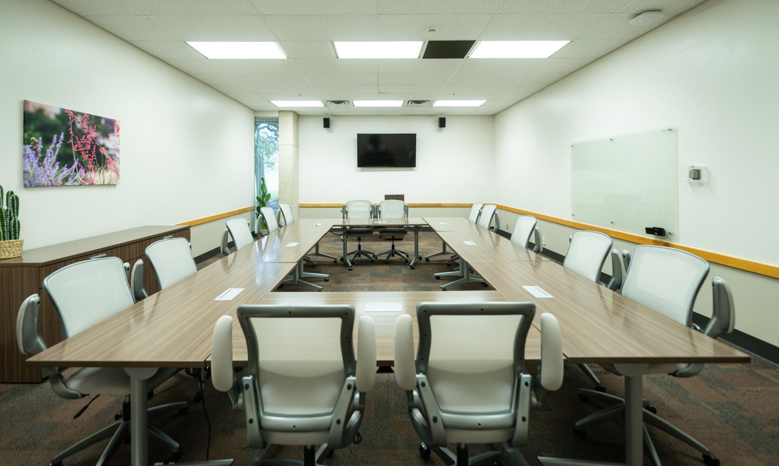 Conference room with 14 seats in a square